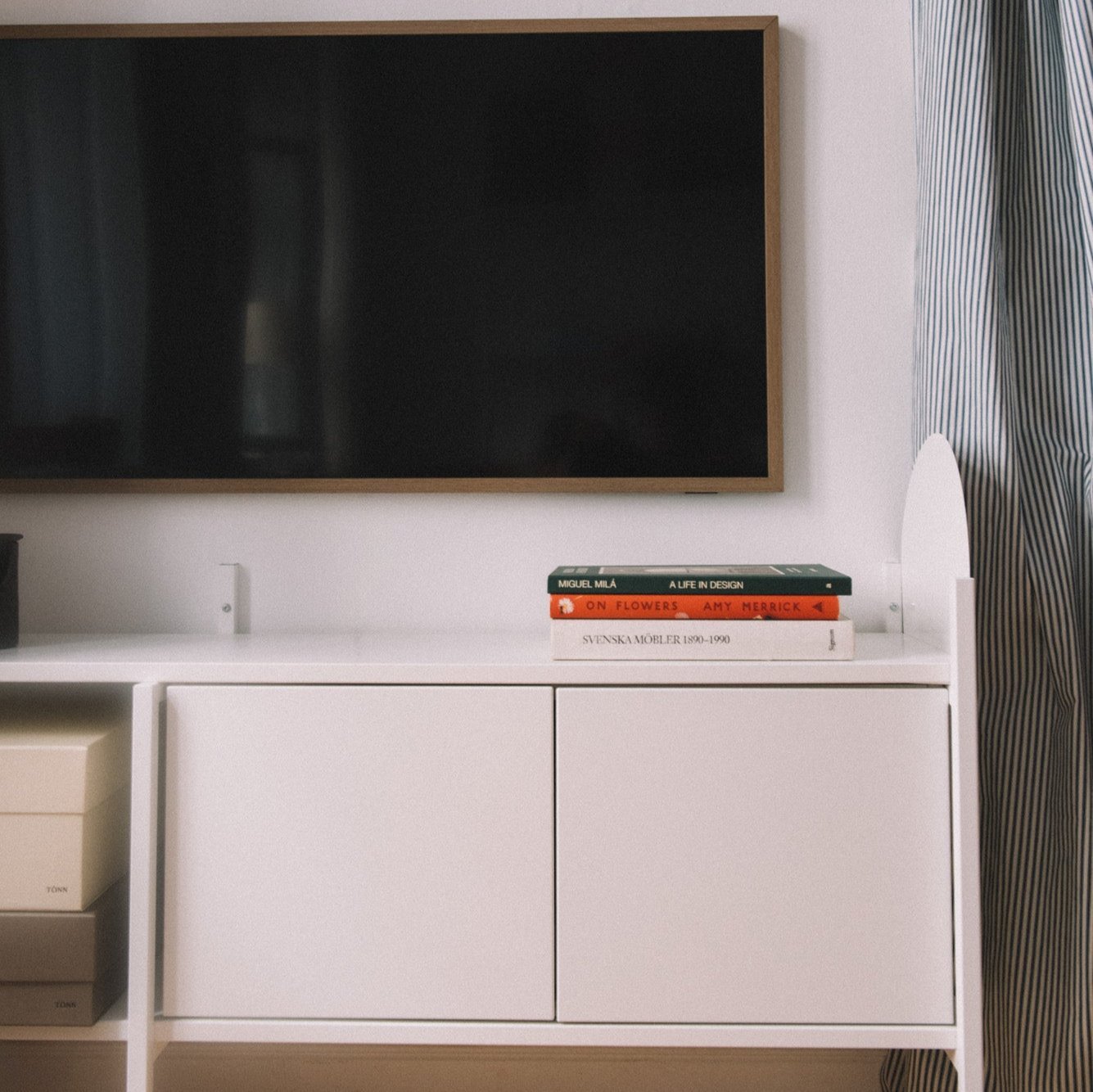 Shelf ladder - White TV