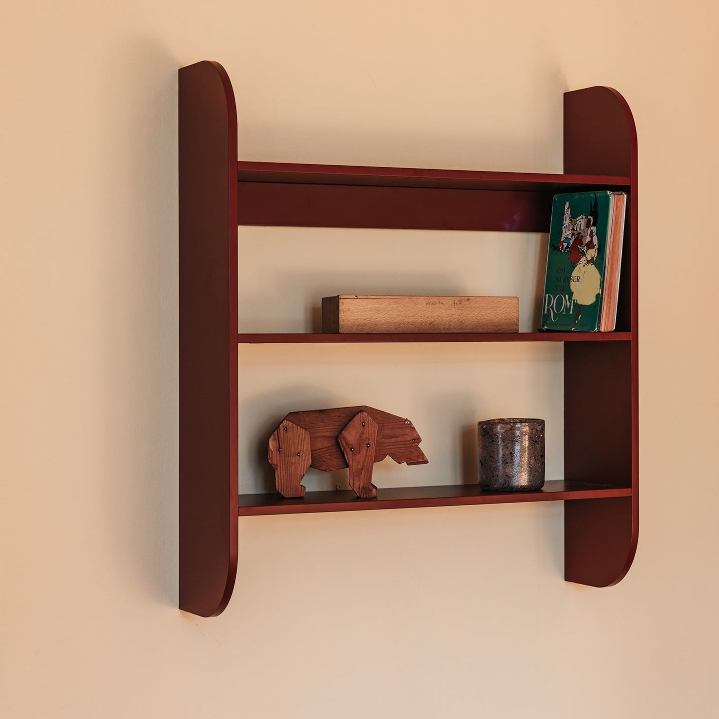 Strapats Wall shelf